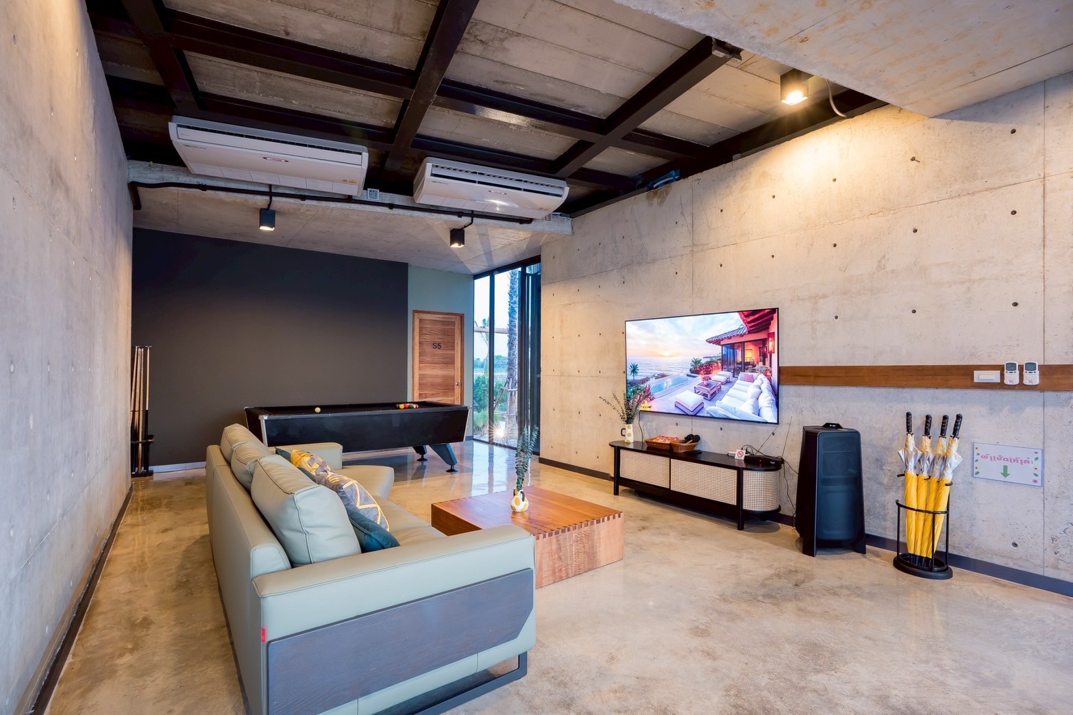 LINE_ALBUM_Splint Beach Villa_250507_38