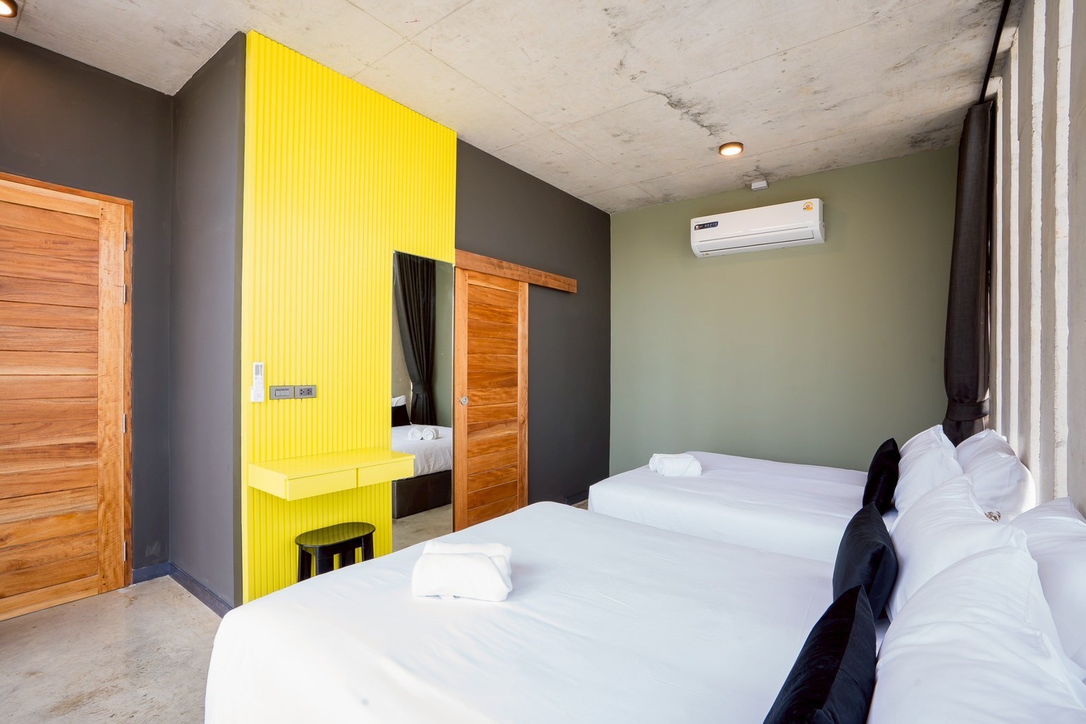 LINE_ALBUM_Splint Beach Villa_250507_92
