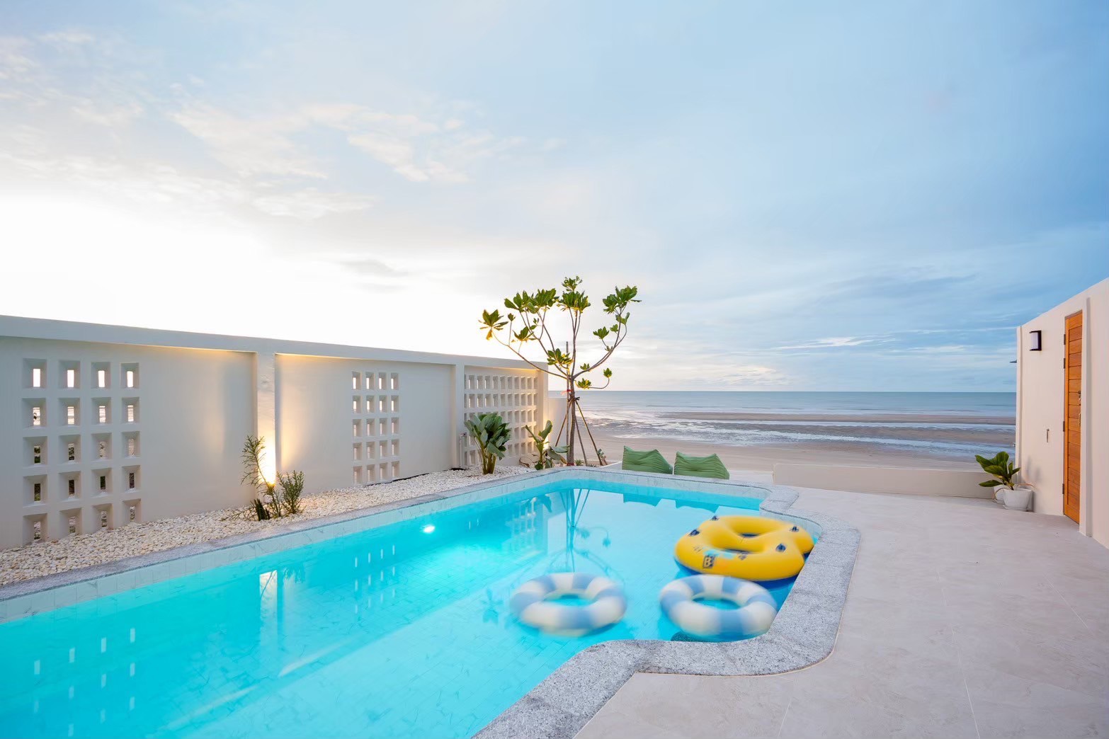 LINE_ALBUM_Gusto Sea Villa Chaam_250922_100