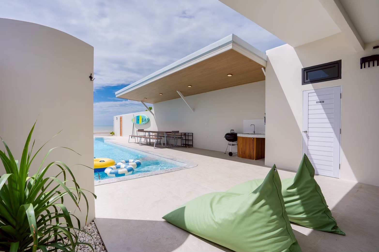 LINE_ALBUM_Gusto Sea Villa Chaam_250922_151