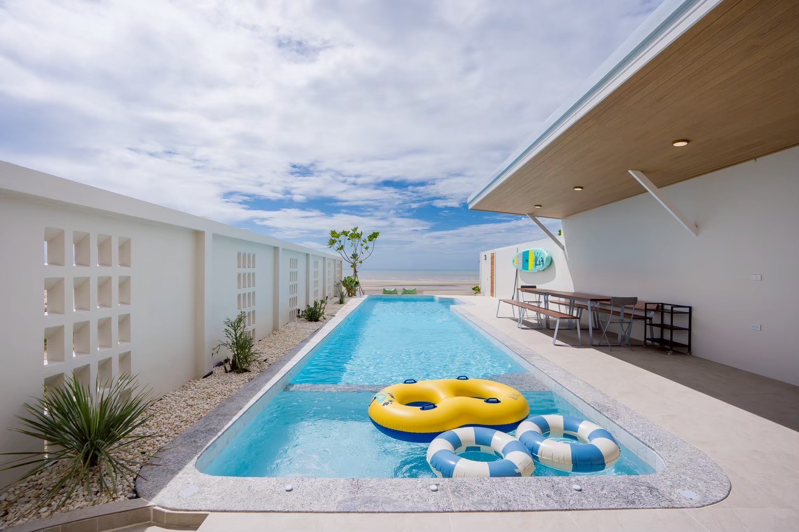 LINE_ALBUM_Gusto Sea Villa Chaam_250922_152