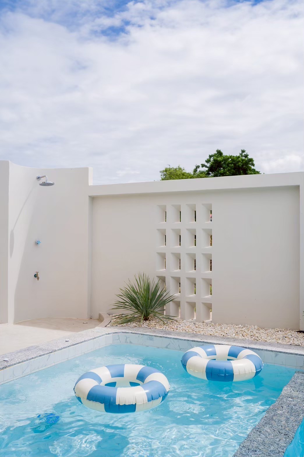 LINE_ALBUM_Gusto Sea Villa Chaam_250922_153