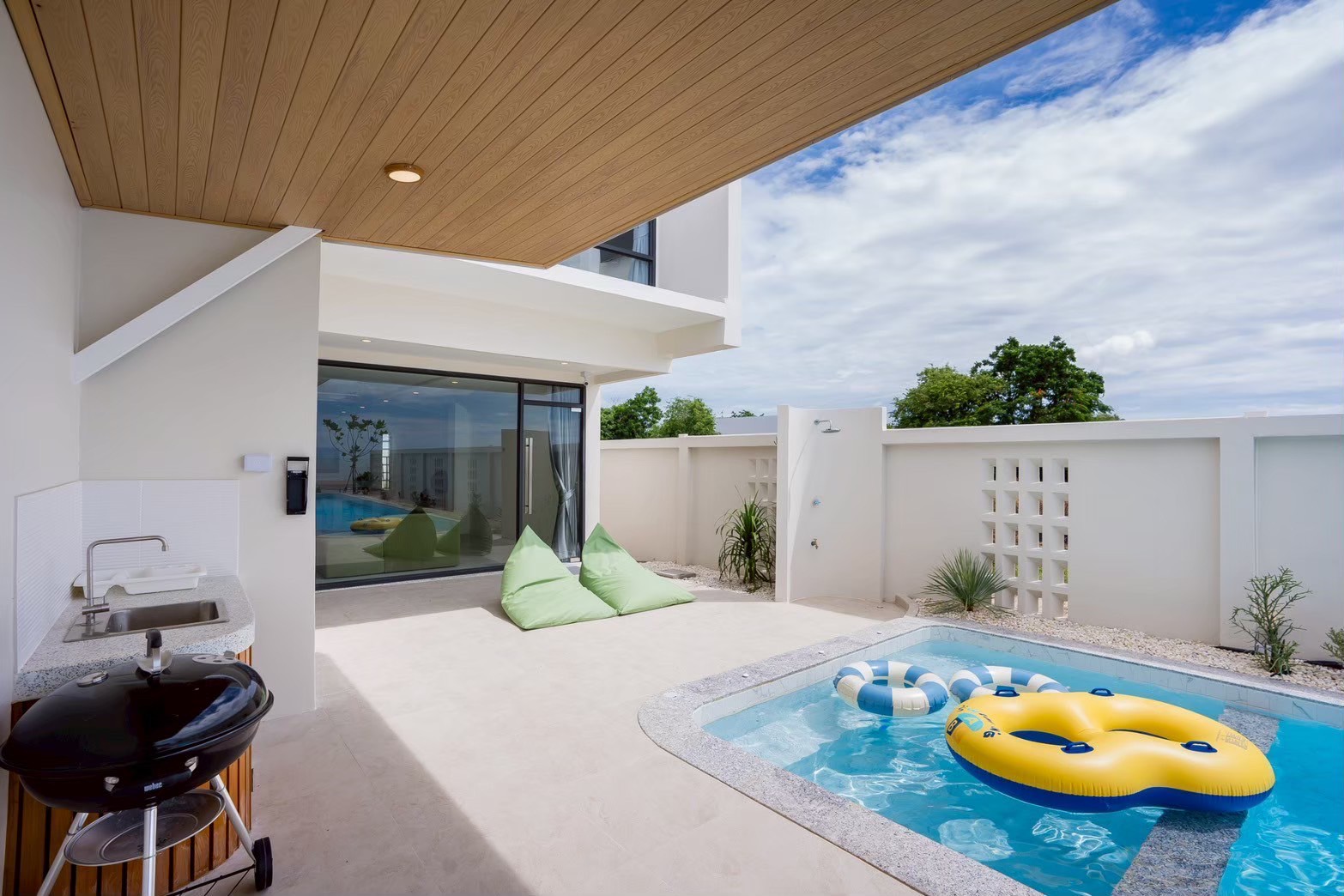 LINE_ALBUM_Gusto Sea Villa Chaam_250922_155