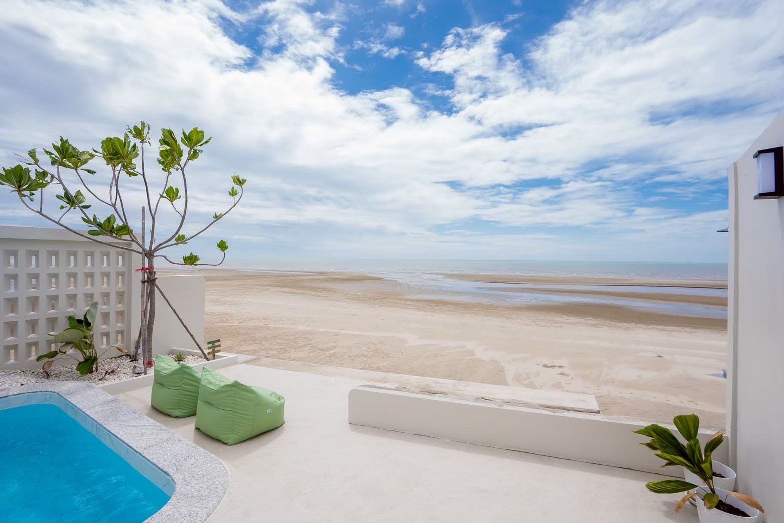 LINE_ALBUM_Gusto Sea Villa Chaam_250922_158