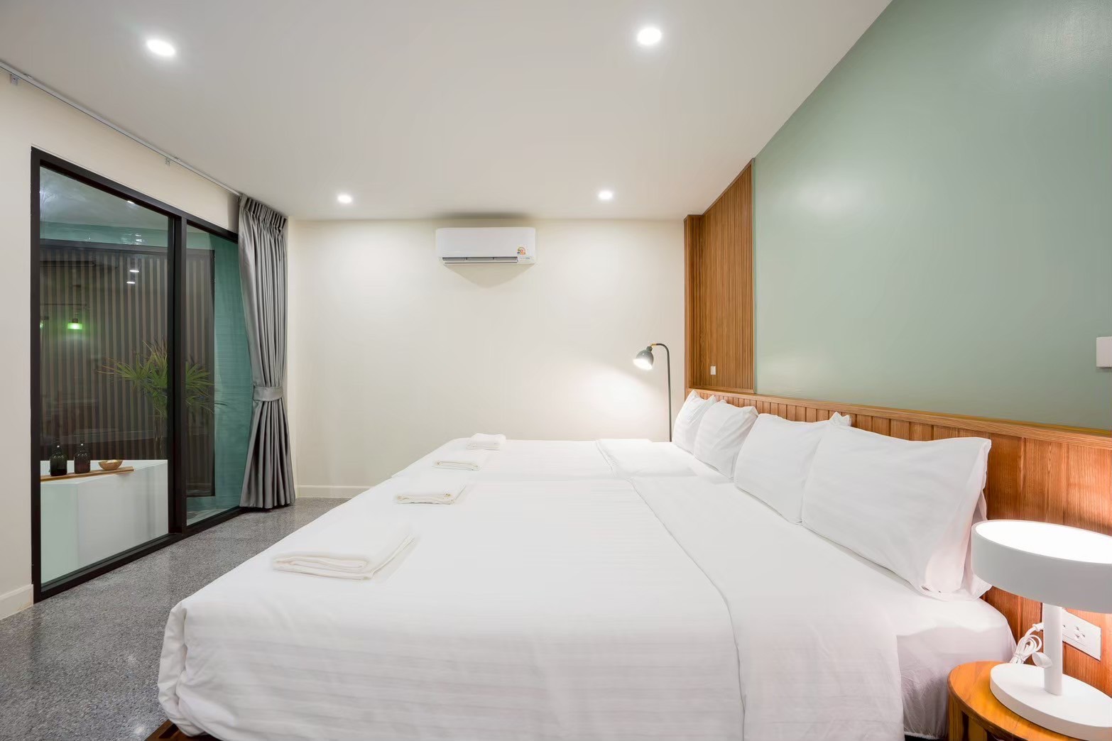 LINE_ALBUM_Gusto Sea Villa Chaam_250922_2