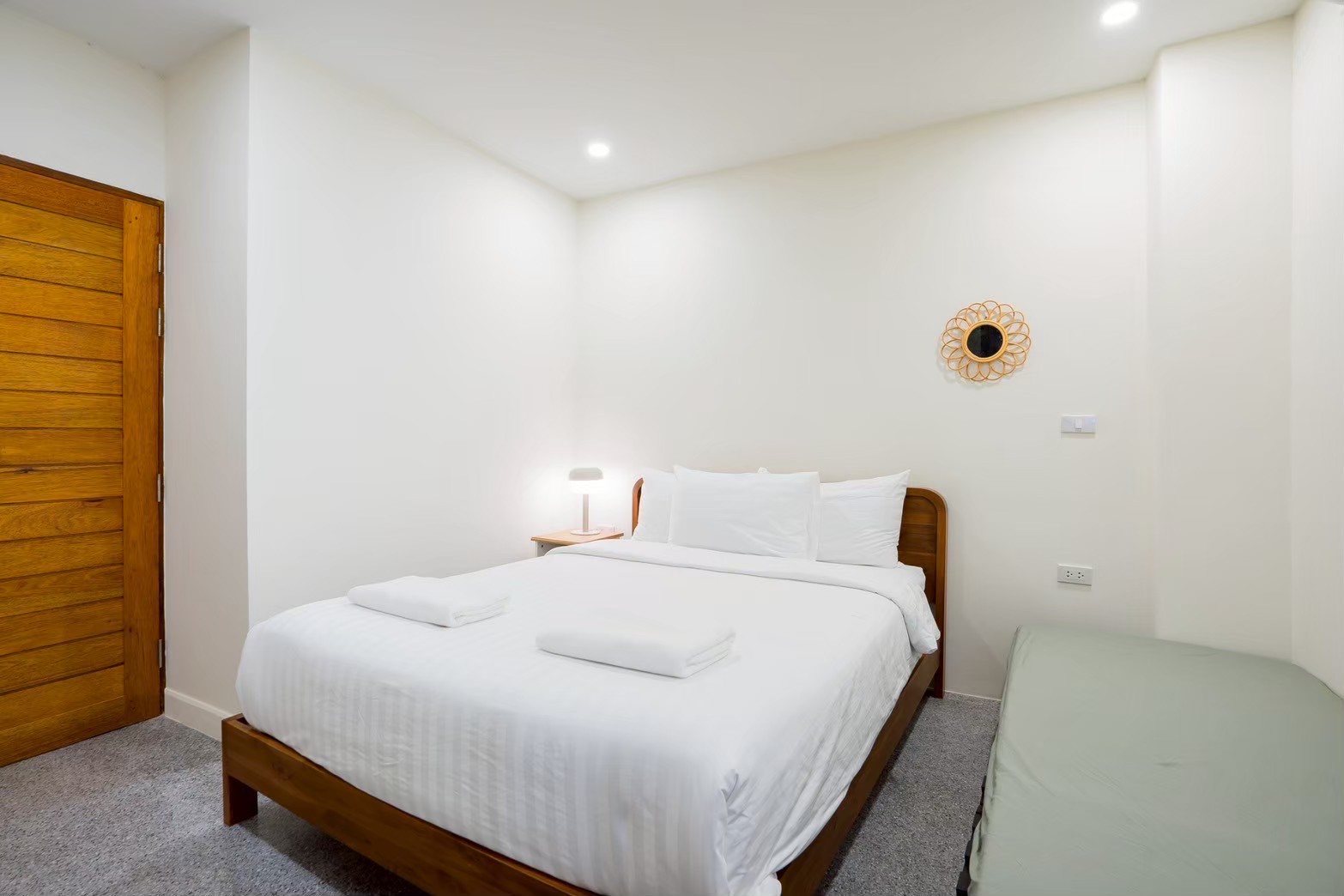 LINE_ALBUM_Gusto Sea Villa Chaam_250922_25