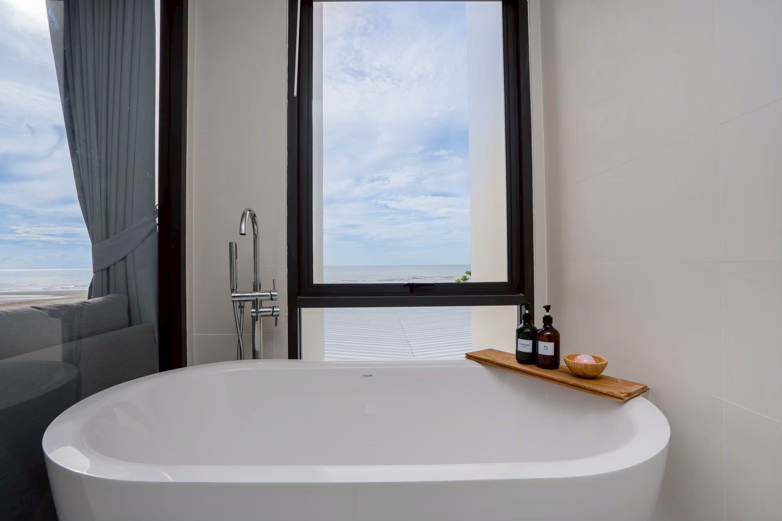 LINE_ALBUM_Gusto Sea Villa Chaam_250922_52