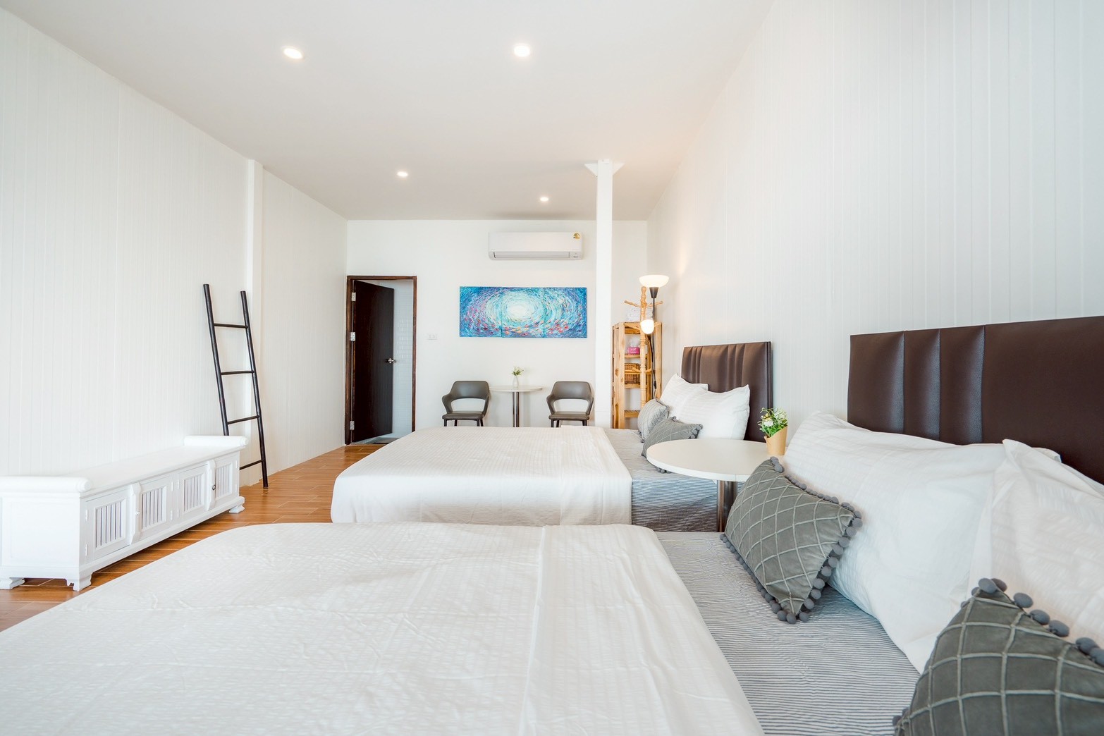 LINE_ALBUM_Laila Beach Villa_260208_14