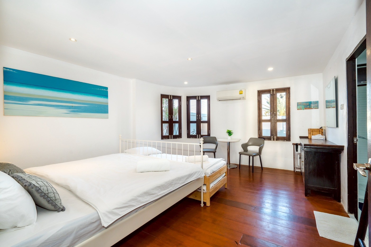 LINE_ALBUM_Laila Beach Villa_260208_27