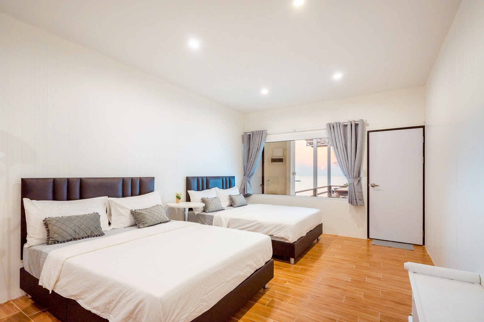 LINE_ALBUM_Laila Beach Villa_260208_32